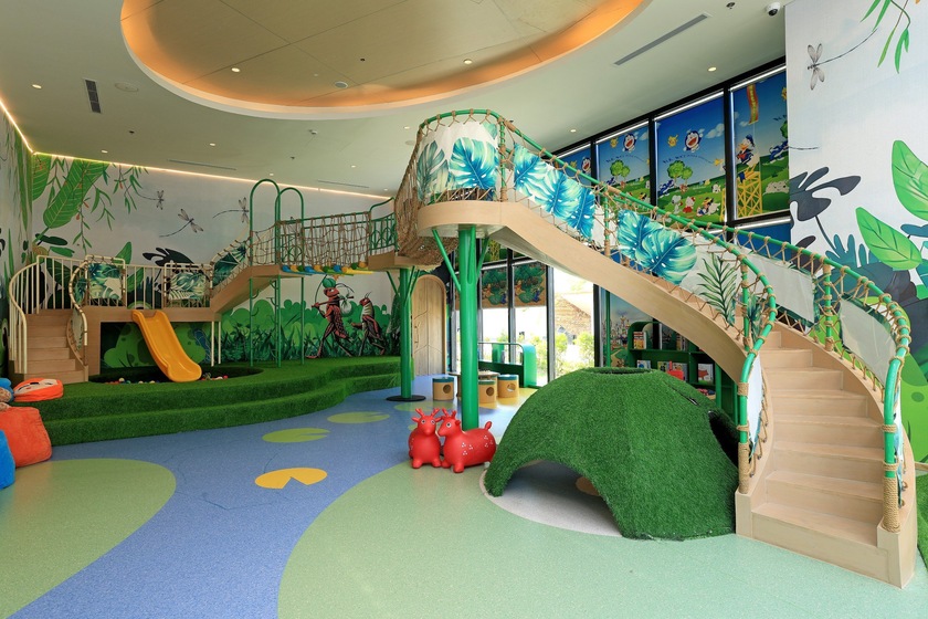 Các bé thỏa thích vui chơi tại Kid Club và tham quan Tiny Zoo rộng lớn