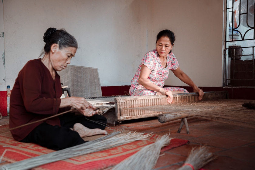 Khung dệt truyền thống tại làng chiếu Hới - Nơi tạo nên những chiếc chiếu thủ công đầy nghệ thuật, gắn liền với đời sống người dân Thái Bình