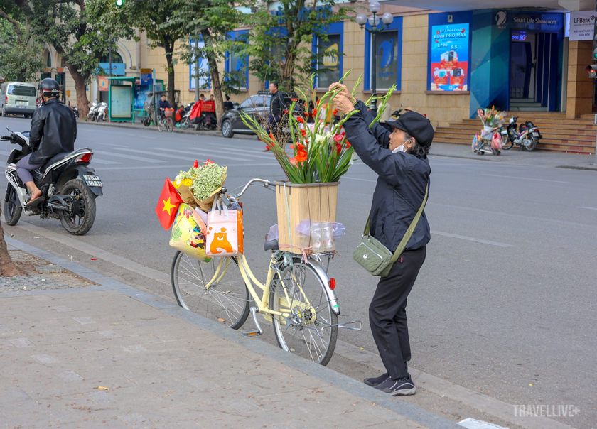 ... có người tất bật