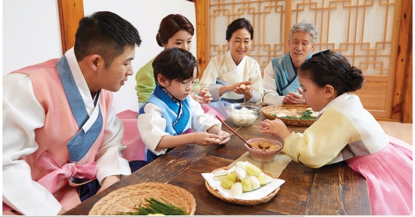 Không kéo dài như Tết cổ truyền tại Việt Nam, dịp này tại Triều Tiên thường chỉ kéo dài hai ngày - mùng 1 và mùng 2 tháng Một