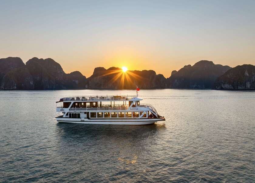 Lavoya Boutique Day Cruise - by Ambassador Cruise với thiết kế hiện đại và tinh tế