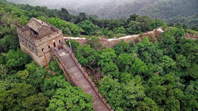 Hai nam thanh niên người Nhật đã bị cảnh sát Trung Quốc tạm giữ vì hành vi cởi quần khoe vòng ba trên Vạn Lý Trường Thành