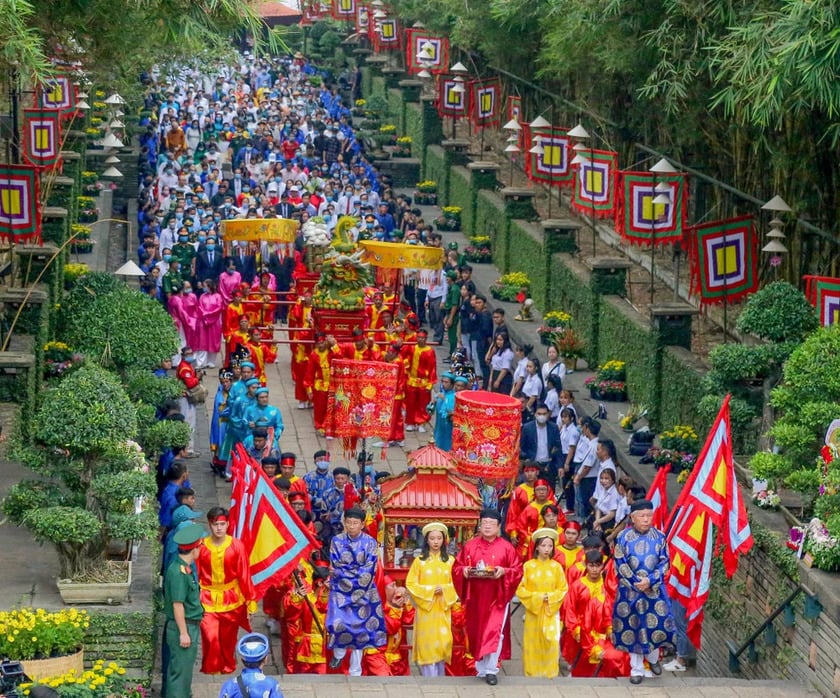 Hoạt động du lịch gắn với Tín ngưỡng thờ cúng Vua Hùng có vai trò quan trọng với tỉnh Phú Thọ