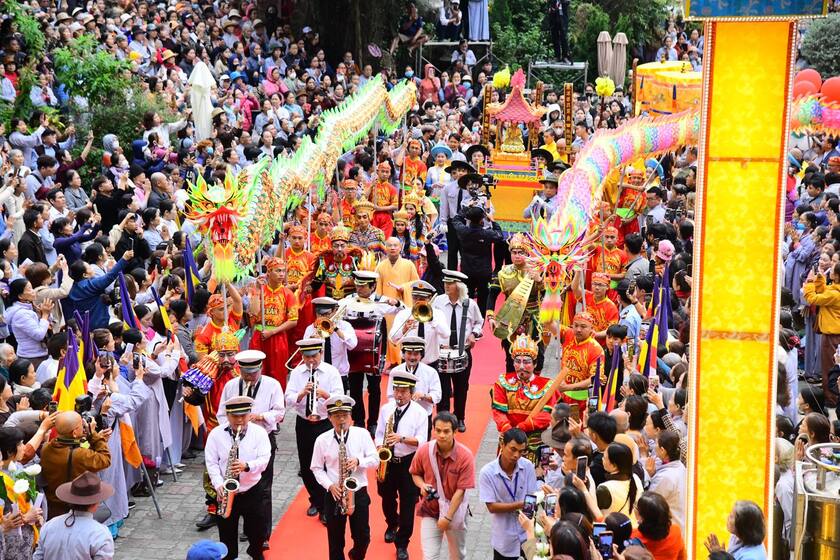 Lễ hội Quán Thế Âm thu hút hàng vạn người tham gia