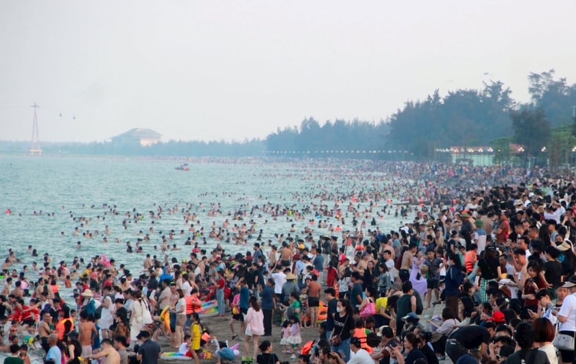 Nhiều tỉnh thành, địa phương khác cũng có nhiều hoạt động thu hút du khách ghé thăm trong kì nghỉ dài lần này