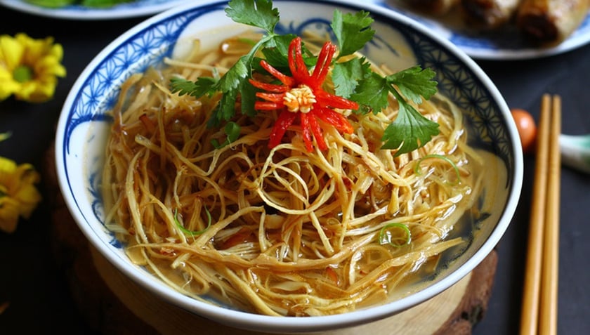 Món canh măng mực trong mâm cỗ truyền thống