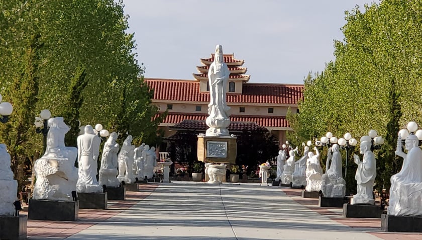 Theo các doanh nghiệp du lịch-lữ hành, chuỗi tour Đại lễ Vesak 2025 vừa hướng đến mục tiêu mở ra cơ hội chiêm bái Xá lợi Phật, Bảo vật quốc gia Ấn Độ lần đầu tiên được cung thỉnh về Việt Nam