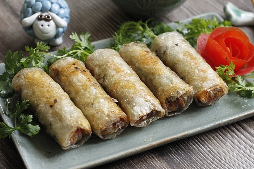 Sự tỉ mỉ và khéo léo được ghi dấu trong món nem