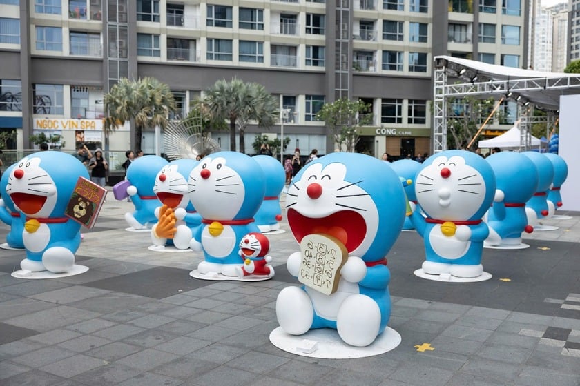 Không gian triển lãm còn trưng bày 45 tập phim điện ảnh qua các năm