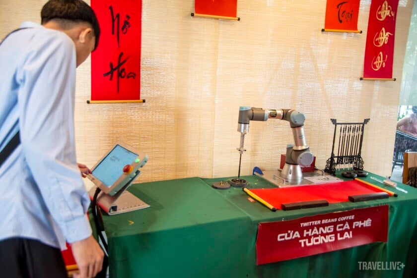 Thư miệt mài với những dòng lưu bút