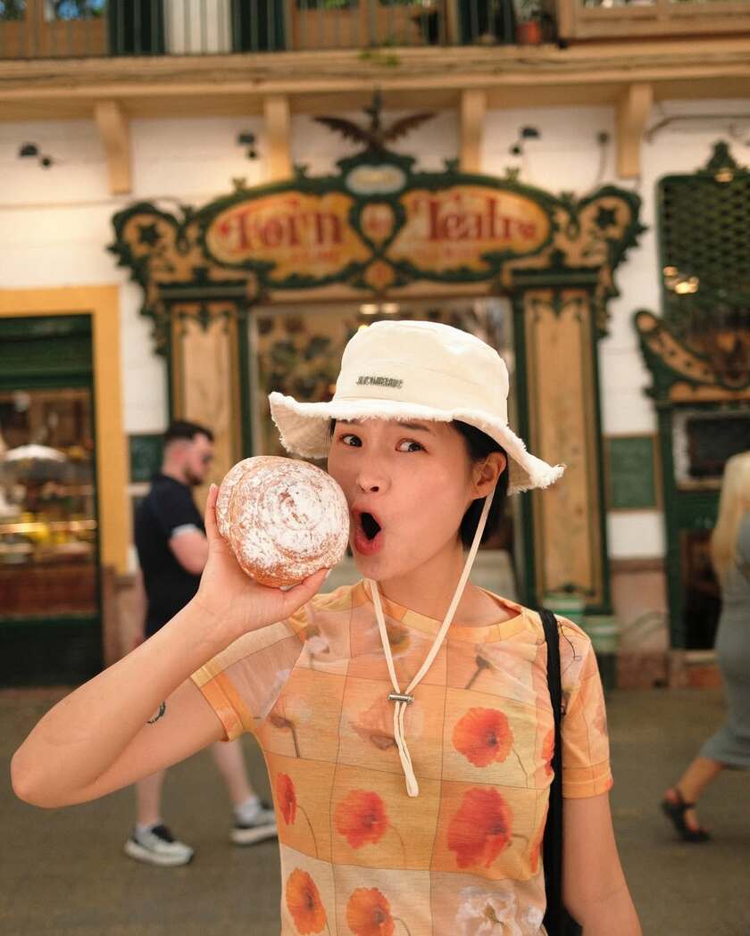 Song Ji-yoon, đến từ Hàn Quốc, nổi tiếng với kênh YouTube Potato Turtle, chia sẻ về hành trình khám phá thế giới một mình đầy thú vị và nỗ lực thực hiện danh sách 100 điều muốn làm trong đời
