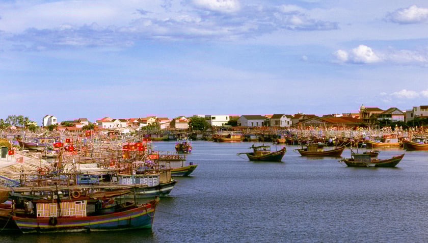 Mỗi hình dáng mắt là một câu chuyện, một niềm tin: chống giông bão, gọi cá vào lưới, dẫn đường về bờ