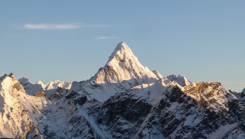 Nepal vừa đề xuất luật mới yêu cầu người muốn leo Everest phải từng chinh phục ít nhất một đỉnh núi cao 7.000 m tại nước này, như Manaslu hay Annapurna