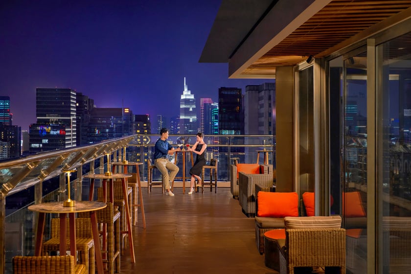 OnTop Bar về đêm