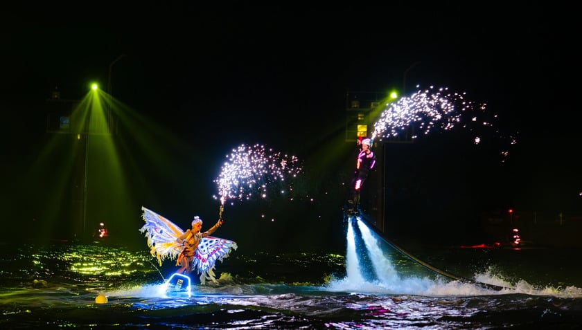 Show diễn đã sớm thu hút du khách từ ngay khi tập luyện