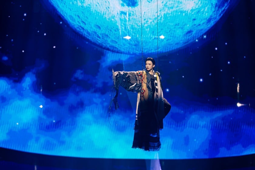 Soobin thể hiện tấm lòng trân trọng với âm nhạc truyền thống trong concert solo của mình
