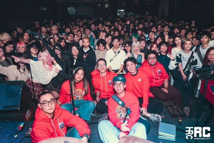 Thông báo của Hanoi Rock City khiến các fan nhạc bàng hoàng. Nhất là sau khi chứng kiến 2 sân khấu biểu tượng của TP.HCM là Lan Anh và Trống Đồng đóng cửa