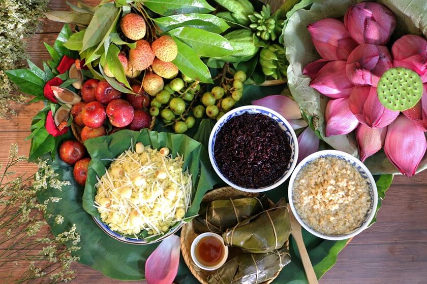 Mỗi độ tháng Năm về, không khí ấy lại trở nên nhộn nhịp và tràn ngập sắc màu văn hóa dân gian