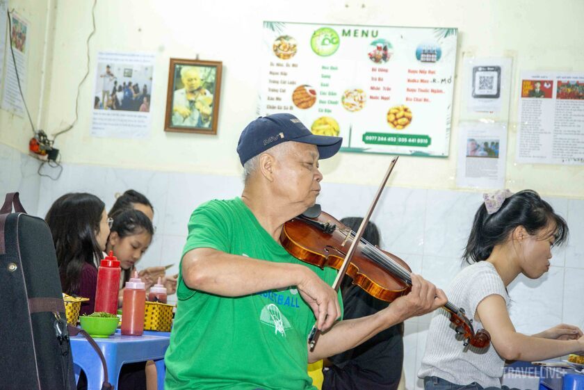 Du dương trong tiếng nhạc của ông Sỹ