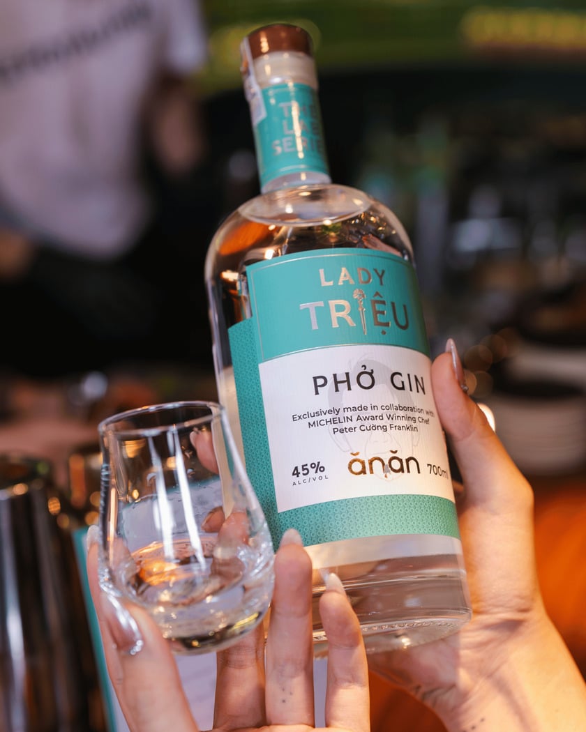 Lady Triệu Ănăn Phở Gin