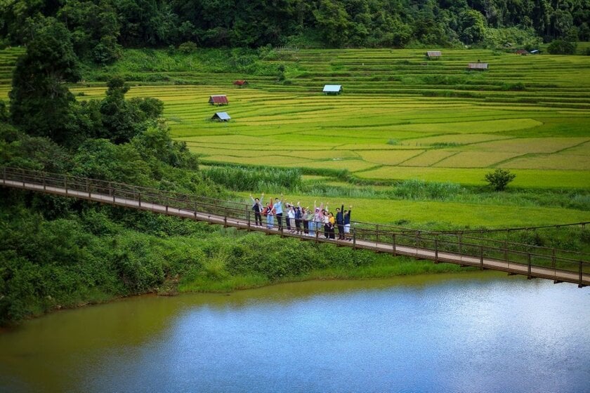 Cầu treo Kon Tu Rằng