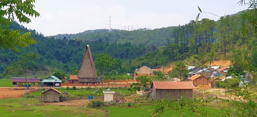 Làng văn hóa du lịch cộng đồng Kon Pring