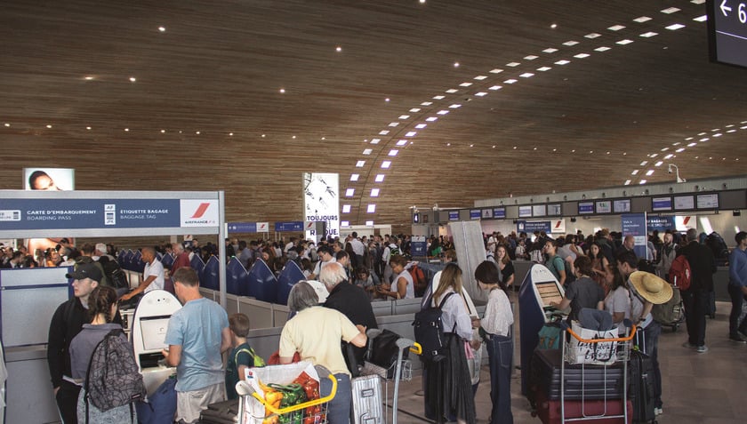 Liên quan đến việc Jetstar Asia tuyên bố đóng cửa, đại diện sân bay Changi cho biết họ thất vọng trước quyết định rút khỏi Singapore của hãng này, nhưng tôn trọng các cân nhắc về mặt thương mại của hãng.