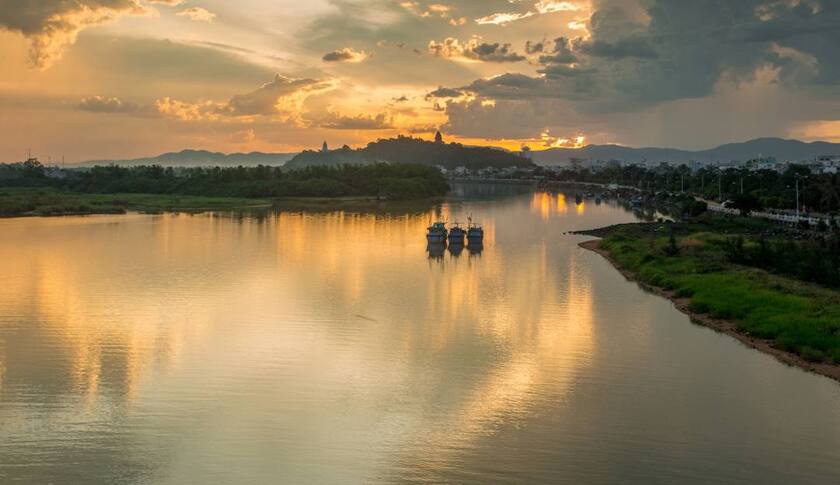 Dòng sông nổi tiếng ở Phú Yên, bắt nguồn từ Kon Tum chảy dài 380km, ví như dòng sông trẻ mãi không già