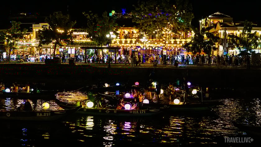 Phố cổ lên đèn
