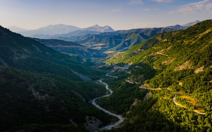 Hẻm núi Langarica - một trong những hẻm núi kỳ vĩ nhất của Cộng hòa Albania