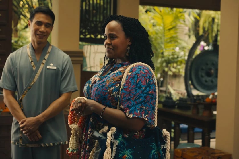 Trong phần ba, Natasha Rothwell trở lại hoạt động với tư cách là nhân viên spa được yêu thích Belinda