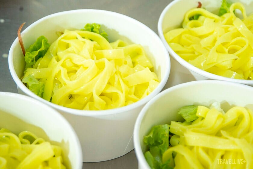 Sợi mì được làm thủ công