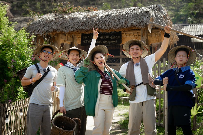 Gia đình Haha ghi lại trải nghiệm của người chơi khi lưu trú 7 ngày 6 đêm tại nhà của người dân bản địa ở mỗi chặng dừng chân