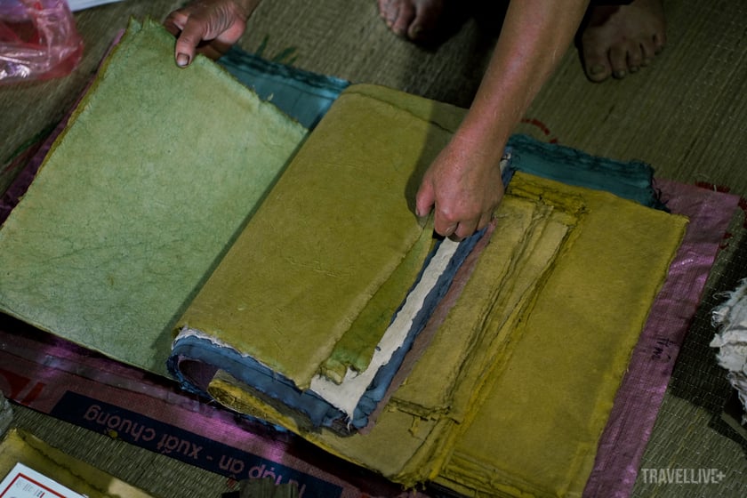 Nghề làm giấy bản đứng trước nguy cơ mai một do sự phổ biến của giấy công nghiệp