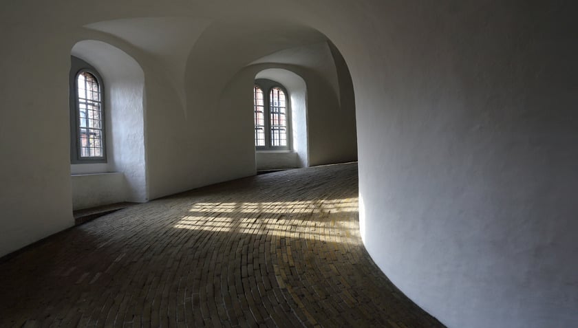 Tháp Tròn (Rundetårn) là một tòa tháp lịch sử ở Copenhagen, Đan Mạch, được xây dựng vào thế kỷ 17