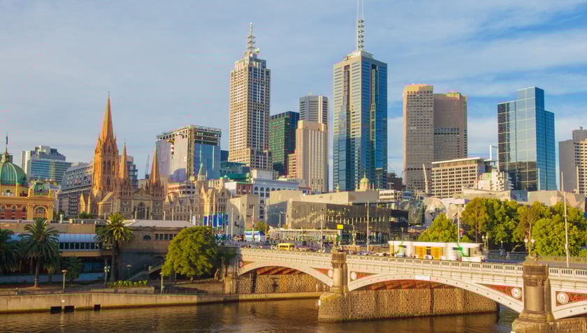 Năm nay, ba thành phố của Australia tiếp tục góp mặt trong top 10 gồm Melbourne (hạng 4) – trung tâm văn hóa và giáo dục lớn nhất nước Úc. Sydney (hạng 6) – tăng hai bậc so với năm trước nhờ cải thiện chất lượng giao thông và y tế. Adelaide (hạng 9)