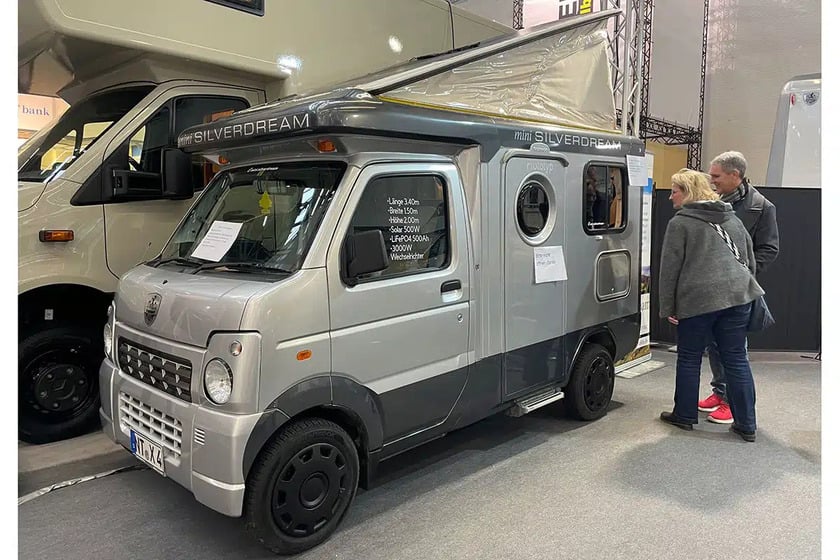 Đây thực chất là phiên bản thu gọn siêu nhỏ của mẫu motorhome chủ lực của họ để thể hiện khả năng tùy biến đỉnh cao
