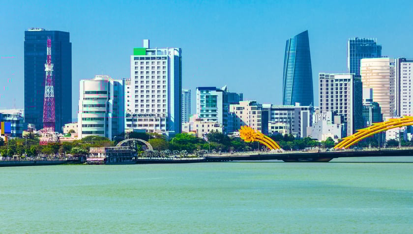 Một trong những điều du khách thích nhất khi du lịch Đà Nẵng đó chính là khí hậu nơi đây rất dễ chịu, nắng không quá gắt nhưng có gió biển mát mẻ