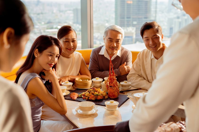 Tại nhà hàng Hoa Residence Eleven, thực khách sẽ được trải nghiệm ẩm thực Quảng Đông theo phong cách hiện đại