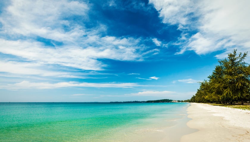 Thành phố Sihanoukville, hay Preah Sihanouk, là một thành phố ven biển ở Campuchia. Nơi này nổi tiếng với bãi biển cát trắng tuyệt đẹp, làn nước biển trong xanh và khí hậu nhiệt đới mát mẻ