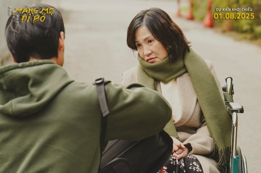 Đứng trước thử thách phải làm sao diễn tả được bi kịch của bệnh nhân Alzheimer trên màn ảnh rộng, nữ nghệ sĩ Hồng Đào đã dày công tìm hiểu, nghiên cứu kỹ nhân vật qua việc hỏi thăm những người xung quanh có người thân mắc bệnh Alzheimer