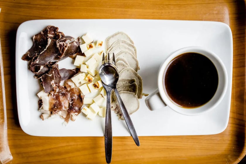 Tháng trước, Liên minh châu Âu (EU) đã chính thức công nhận Kaffeost là sản phẩm mang “chỉ dẫn địa lý được bảo hộ”, theo đề xuất từ các nhà sản xuất phô mai địa phương