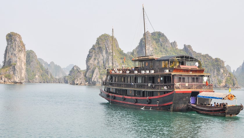 Phải luôn bình tĩnh xử lý các vật nặng nếu thuyền có dấu hiệu chìm
