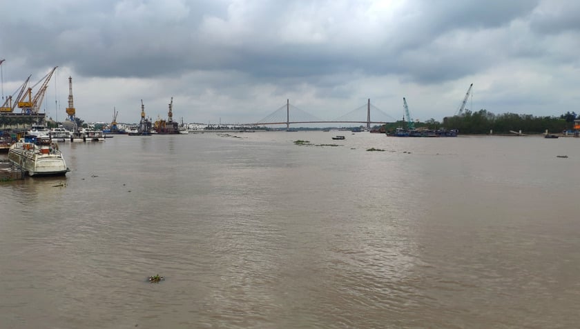 Hải Phòng cũng phát đi thông báo yêu cầu ngừng toàn bộ hoạt động trên sông, biển