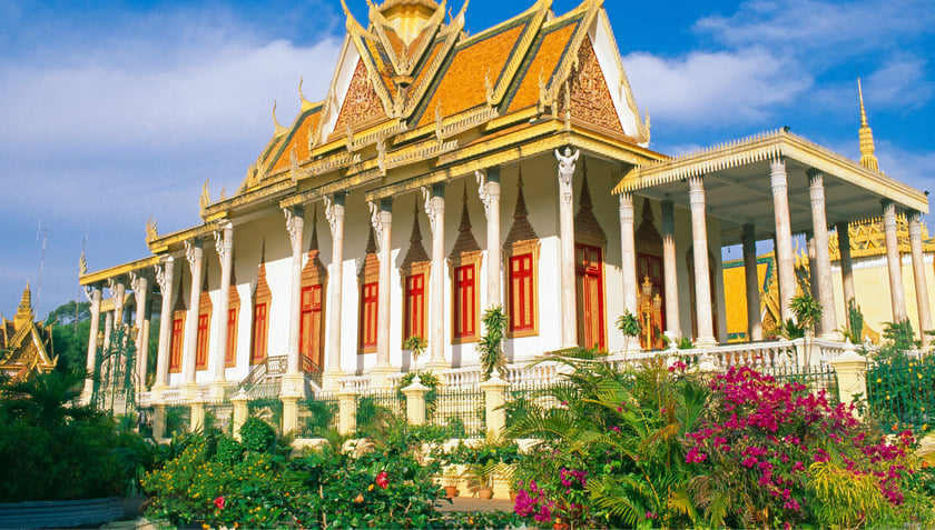 Công dân Việt Nam ở địa bàn cần theo dõi, tuân thủ nghiêm các quy định và hướng dẫn của chính quyền sở tại trong đó có việc không nên đến các khu vực đang diễn biến an ninh phức tạ