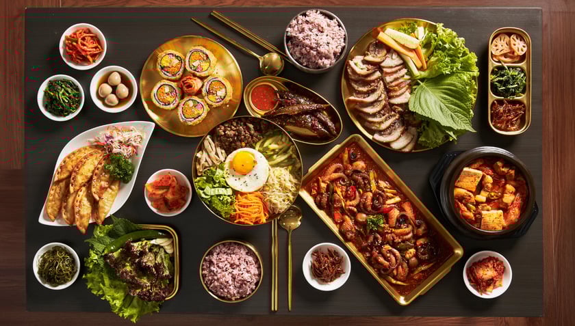 Thế nhưng, những bữa ăn đầy bản sắc ấy đang dần bị lùi vào ký ức khi ngày càng nhiều nhà hàng theo phong cách gia đình tại Hàn Quốc buộc phải đóng cửa