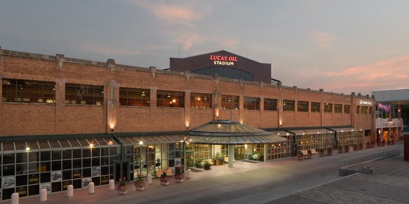 Nằm trong một trong những ga tàu lửa đầu tiên tại Mỹ, khách sạn Crowne Plaza mang đến những dịch vụ khác lạ cho du khách nhằm tôn vinh nguồn gốc của mình