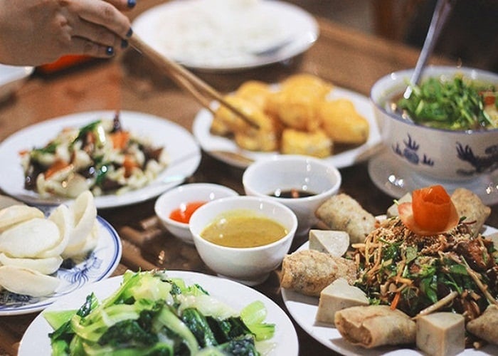 Người Huế không ăn chay đơn giản vì sức khỏe mà với họ, món chay còn ẩn chứa nhiều triết lý sâu xa