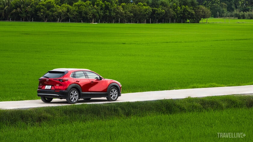 Giống như vải thổ cẩm Chăm, từng đường nét trên Mazda CX-30 được chế tác từ chính đôi tay của nghệ nhân Takumi Nhật Bản