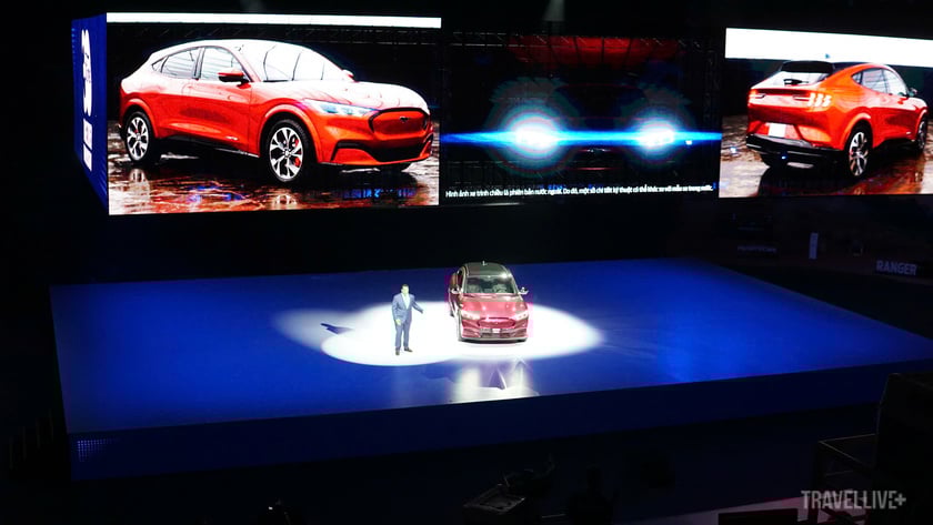 Khi xu hướng di chuyển điện hóa ngày càng rõ nét, Ford đã chủ động chuyển mình bằng việc ra mắt Mustang Mach-E – mẫu xe thuần điện đầu tiên